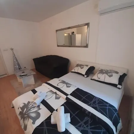Lord Apartment *